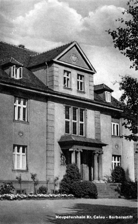 Abb. 19 | Ehem. St. Barbara-Stift in Neupetershain (Postkarte, 1958). Foto: Kunstverlag Brück und Sohn