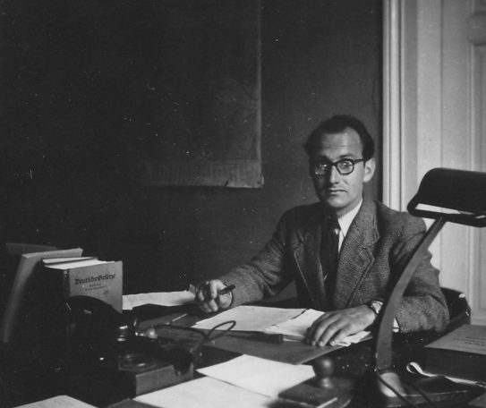 Abb. 23 | Heinz Hirthe als Referendar im Amtsgericht Schönau (Schwarzw.) (Foto, 1951). Foto: Archiv Thomas Hirthe