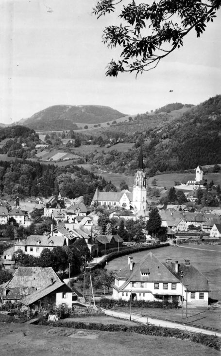 Abb 21 | Blick auf Schönau (Schwarzwald) (Foto, 1950er Jahre ?). Foto: Archiv Thomas Hirthe